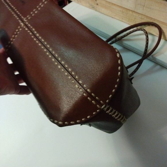 Antonio Melani gorgeous brown leather shoulder bag EUC - Picture 15 of 16